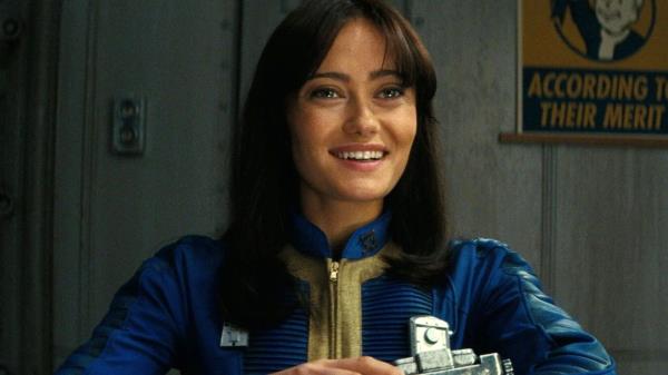 Ella Purnell smiling in Fallout.