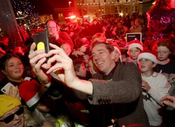  Ryan Tubridy getting a great receptin at the turning on the Christmas lights in Clifden. Picture: Hany Marzouk